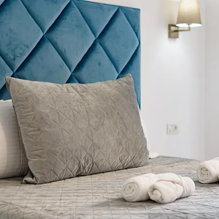 Seaview 3 Luxury Apartment Mamaia
